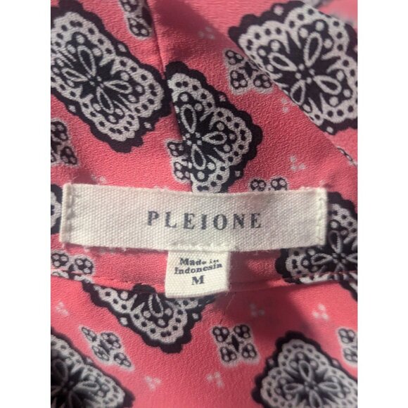 Pleione Pink & Black Geometric Print Sz M Wrap Style Blouse -Roll-tab Sleeves - Picture 8 of 10